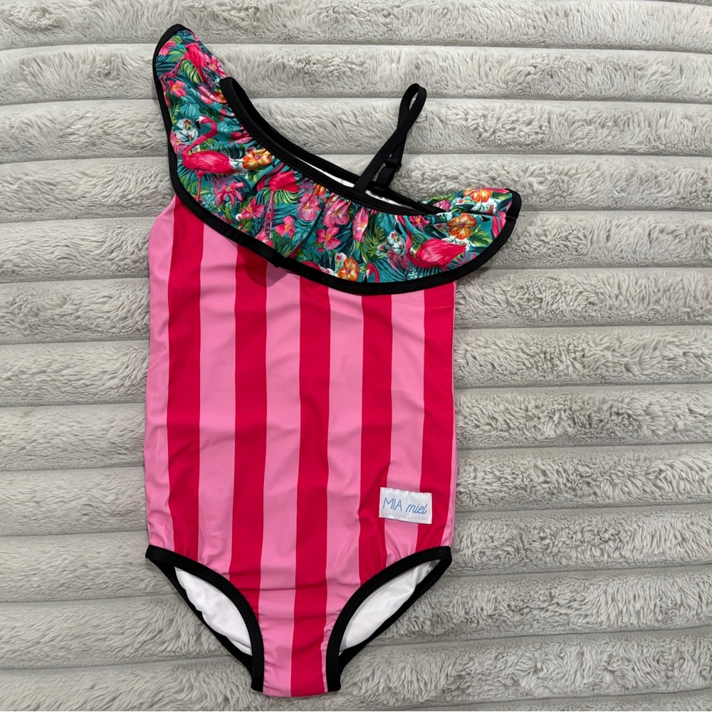 New Size 6 MIA Miel Isla Palm Beach Swimsuit
Beautiful